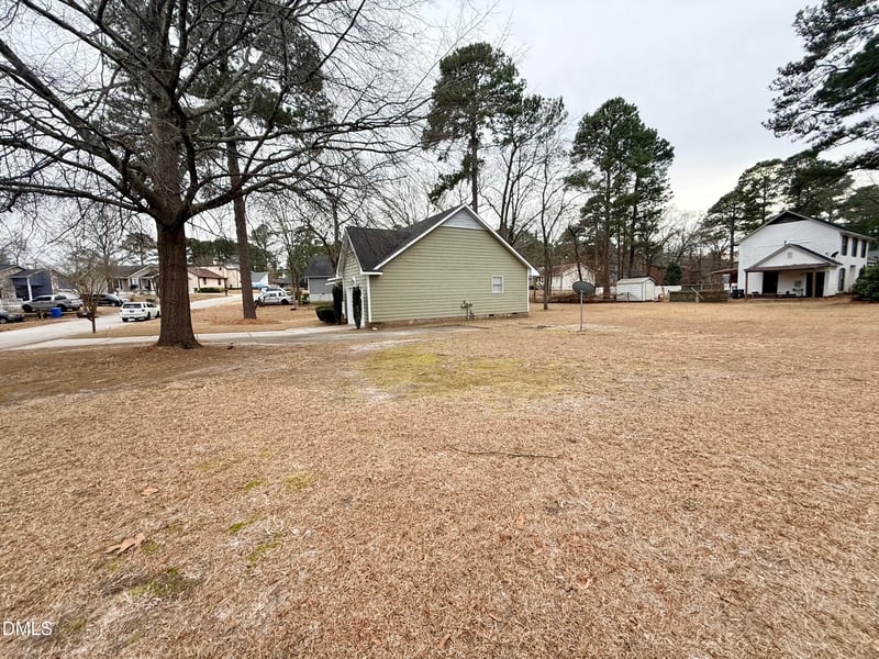 683 Dowfield Dr, Fayetteville, NC 28311