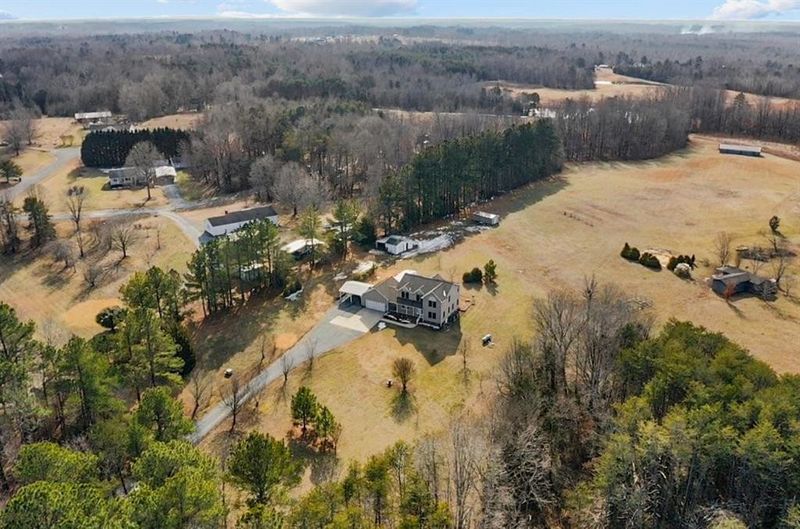 683 Mccray Rd, Burlington, NC 27217