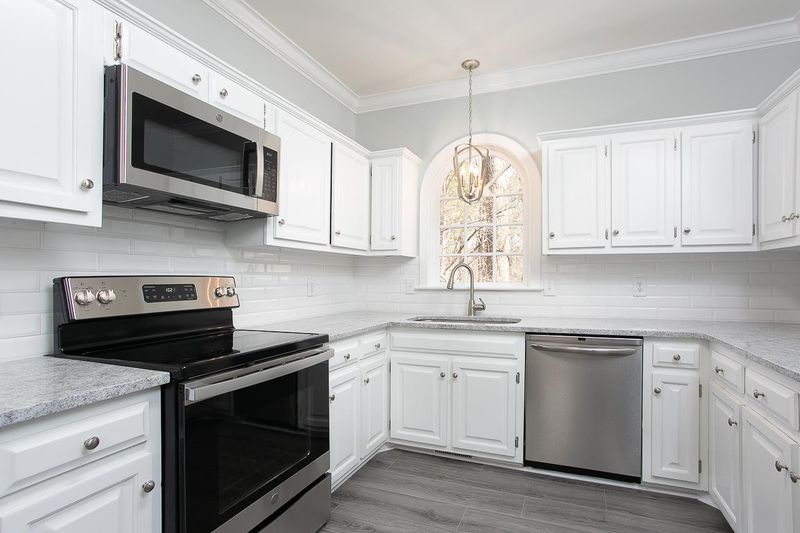 6830 Gloucester Rd, Raleigh, NC 27612