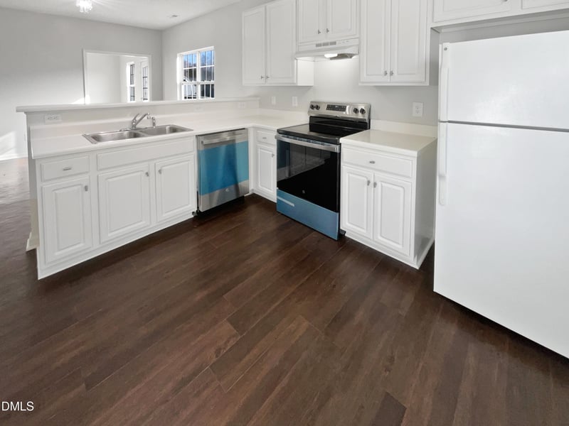 6836 Lakinsville Ln, Raleigh, NC 27610