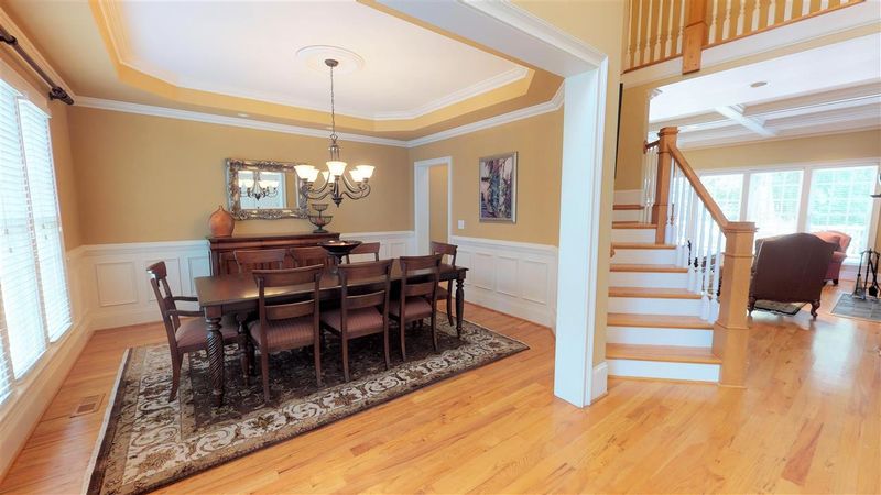 6836 Viceroy Dr, Raleigh, NC 27613