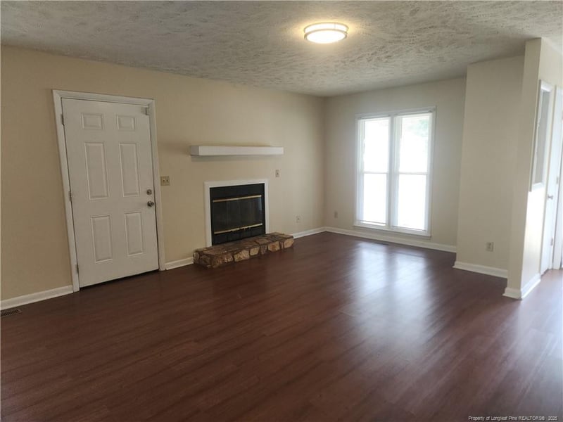 6837 Marlowe Dr, Fayetteville, NC 28314