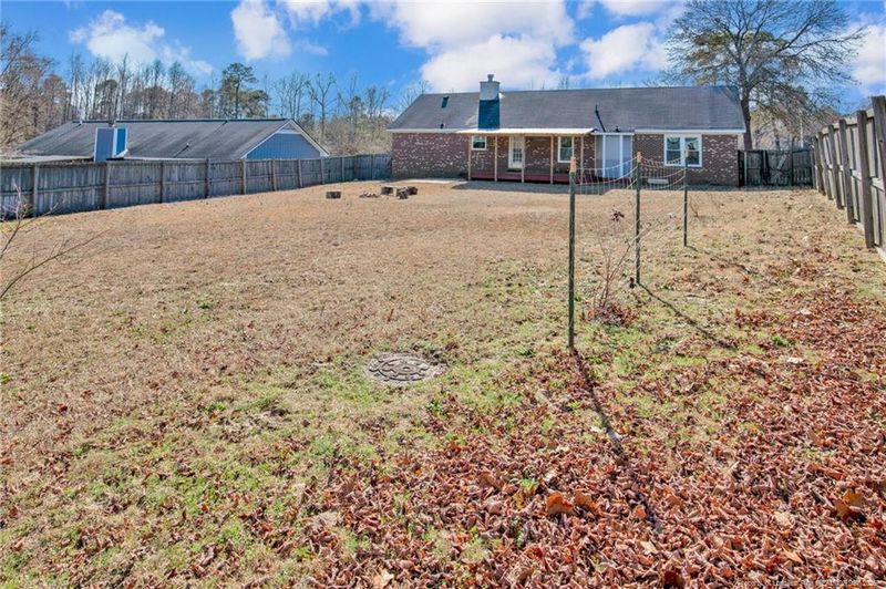 6840 Willow Ct, Fayetteville, NC 28314