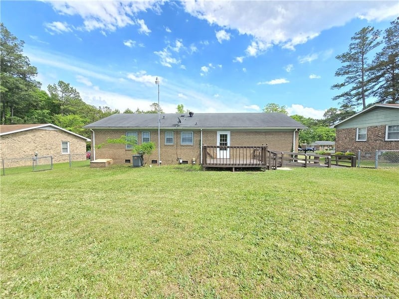 6841 Radial Dr, Fayetteville, NC 28311
