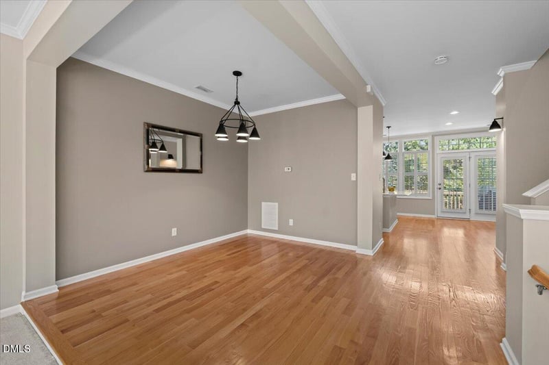 6843 Middleboro Dr, Raleigh, NC 27612