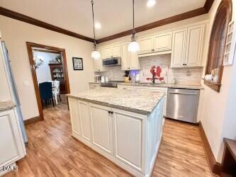 6844 Gloucester Rd, Raleigh, NC 27612