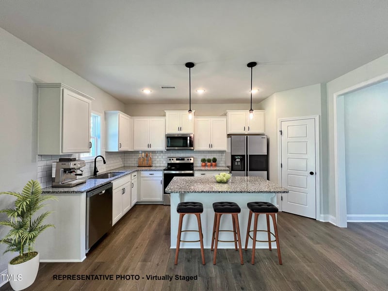 685 Springtooth Dr, Zebulon, NC 27597