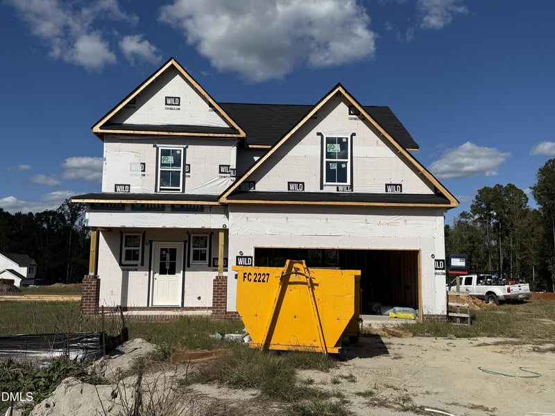 685 Springtooth Dr, Zebulon, NC 27597