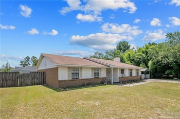 6851 Beaverstone Dr, Fayetteville, NC 28314