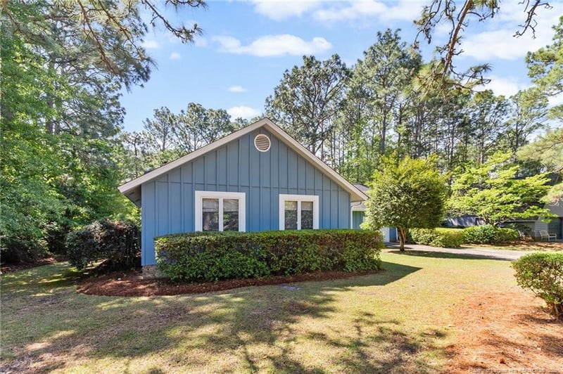 6851 Uppingham Rd, Fayetteville, NC 28306