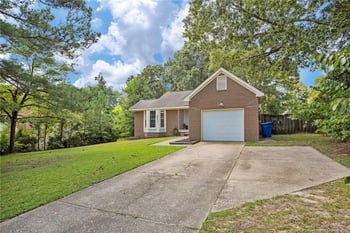 6853 Woodmark Dr, Fayetteville, NC 28314