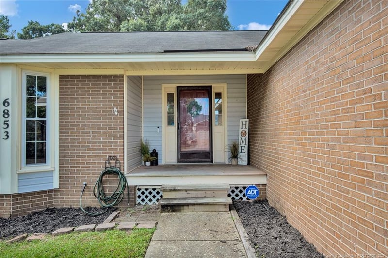 6853 Woodmark Dr, Fayetteville, NC 28314
