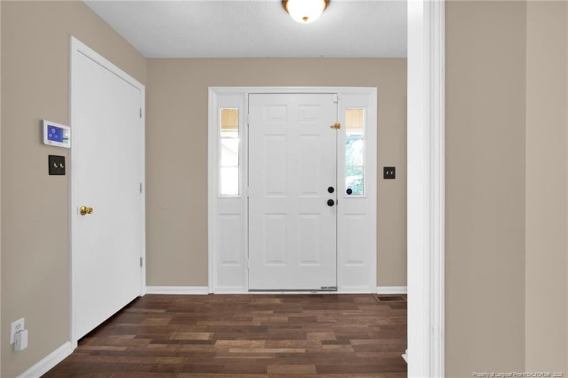 6853 Woodmark Dr, Fayetteville, NC 28314