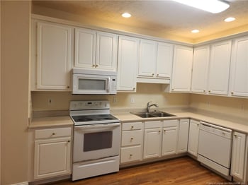 6860 Surrey Rd, Fayetteville, NC 28306