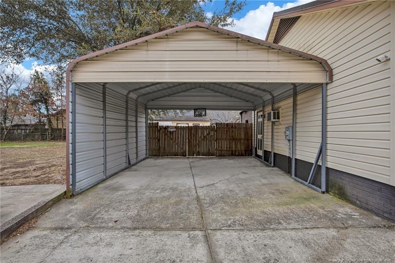 6863 Beaverstone Dr, Fayetteville, NC 28314