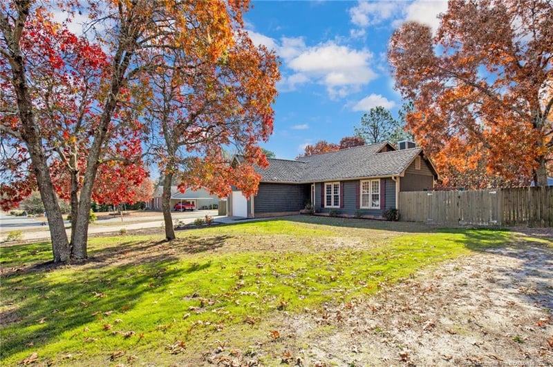 6867 Woodmark Dr, Fayetteville, NC 28314