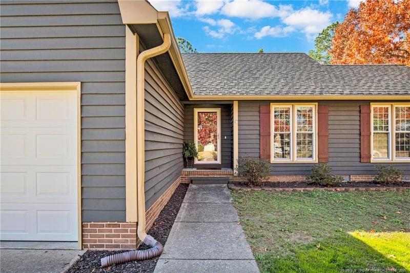 6867 Woodmark Dr, Fayetteville, NC 28314