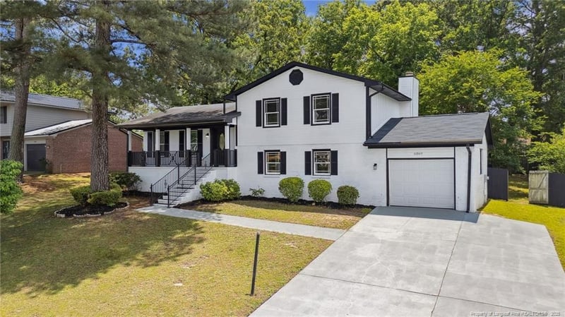 6869 Brasswood Dr, Fayetteville, NC 28314