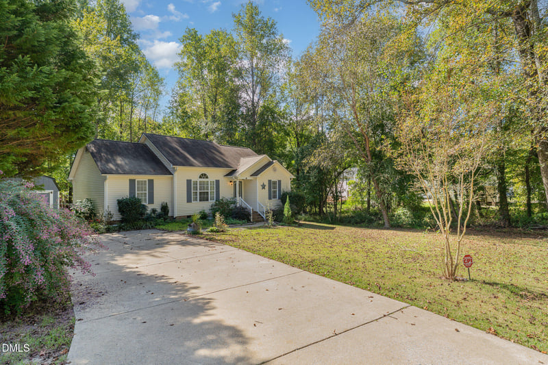 687 West Watson Rd, Benson, NC 27504