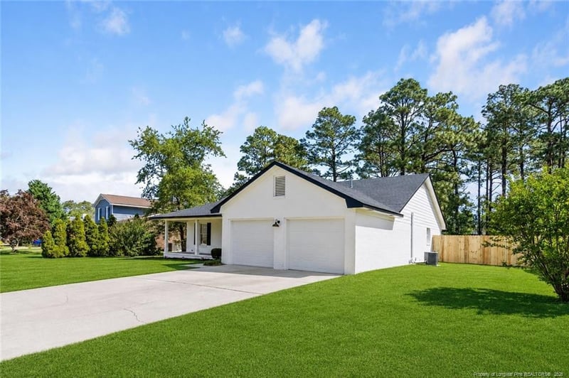 6870 Pin Oak Ln, Fayetteville, NC 28314