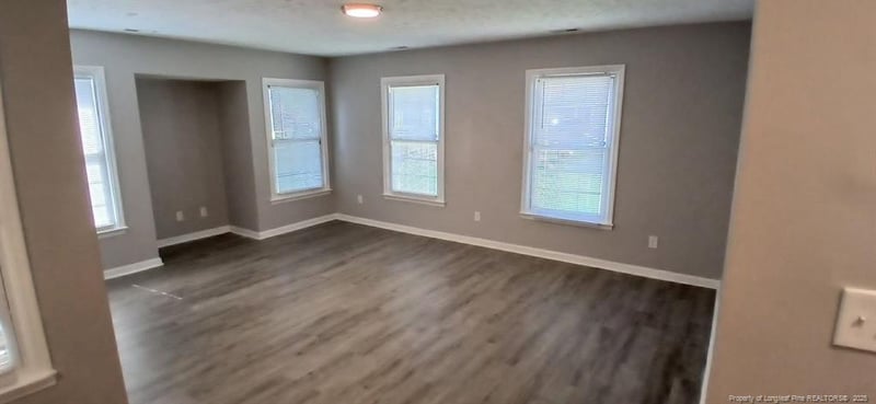 6870 Shawcross Ln, Fayetteville, NC 28314