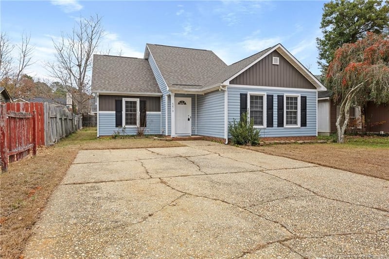 6870 Shawcross Ln, Fayetteville, NC 28314