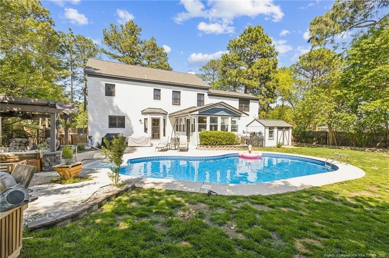 6875 Staff Rd, Fayetteville, NC 28306