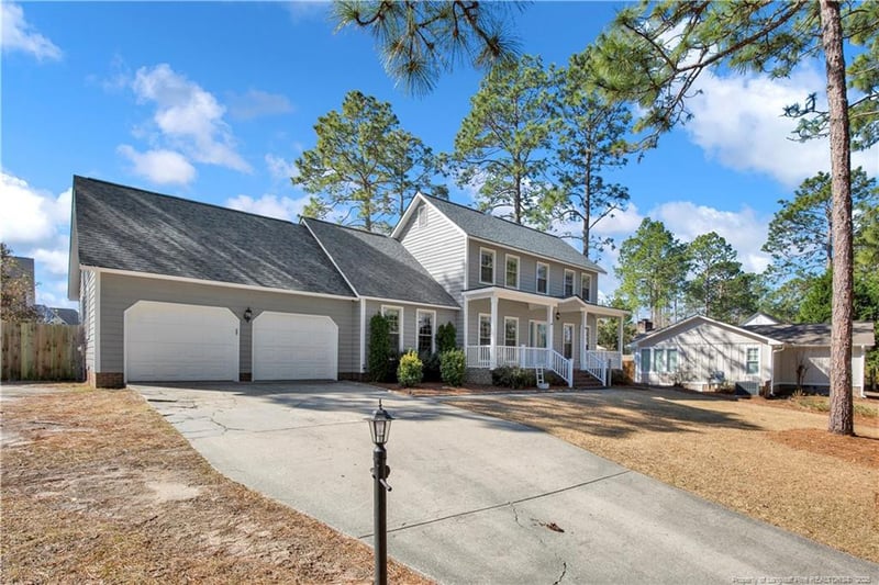6879 S Staff Rd, Fayetteville, NC 28306