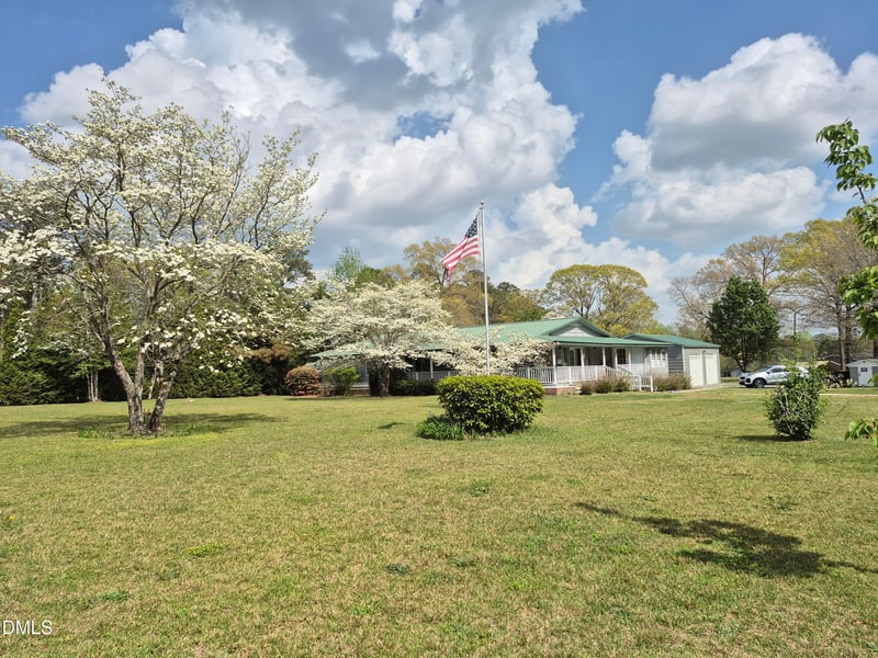 688 John Lee Rd, Dunn, NC 28334