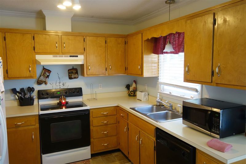 688 Lake Glad Rd, Wendell, NC 27591