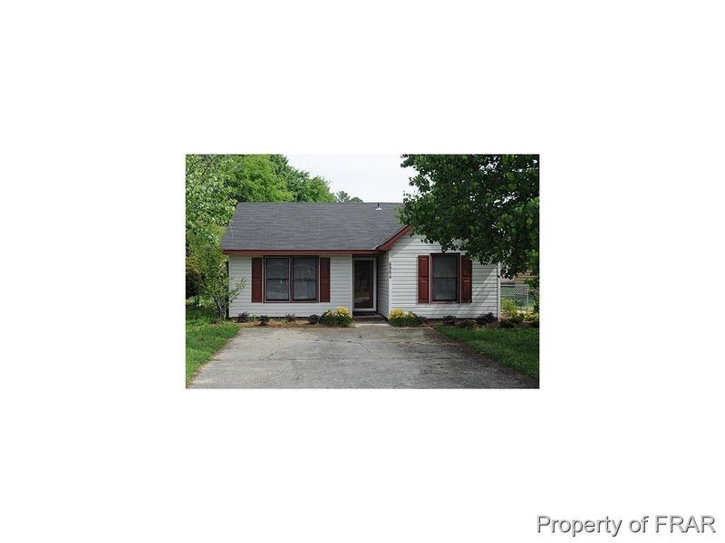 6884 Winchester St, Fayetteville, NC 28314