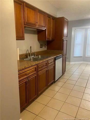 6887 Baystone Rd, Fayetteville, NC 28314