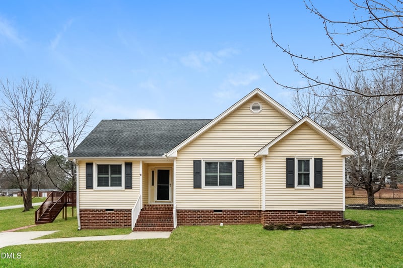 689 Benton St, Angier, NC 27501