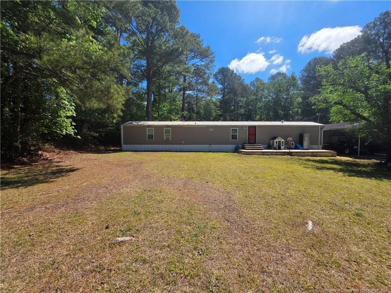 689 Maynard Lake Rd, Erwin, NC 28339