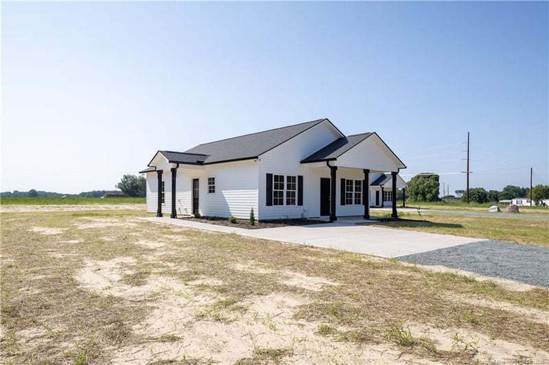 689 Mclamb Rd, Dunn, NC 28334