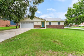 6890 Brasswood Dr, Fayetteville, NC 28314