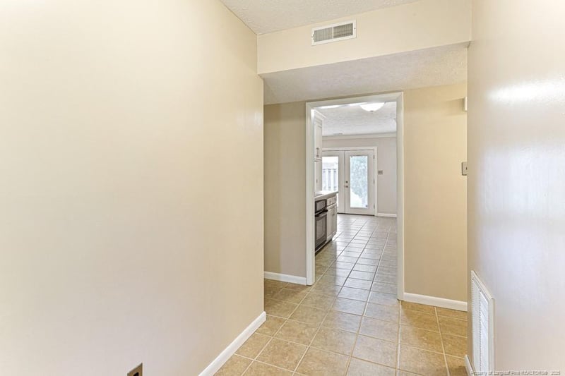 6890 Brasswood Dr, Fayetteville, NC 28314