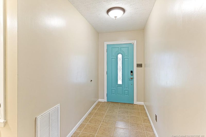 6890 Brasswood Dr, Fayetteville, NC 28314
