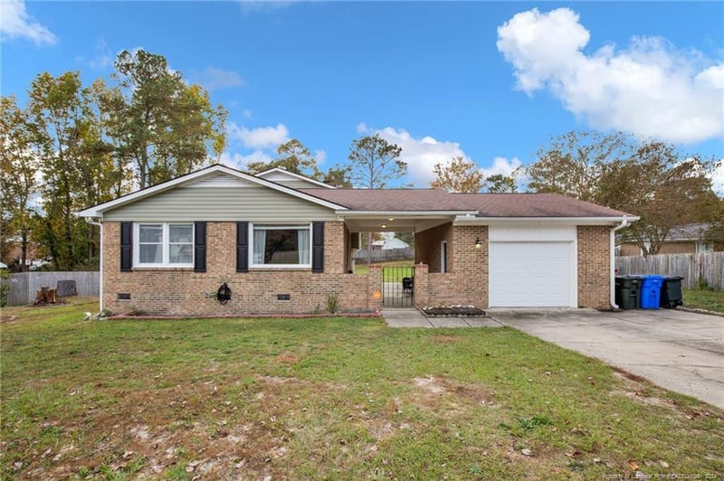6893 Pin Oak Ln, Fayetteville, NC 28314
