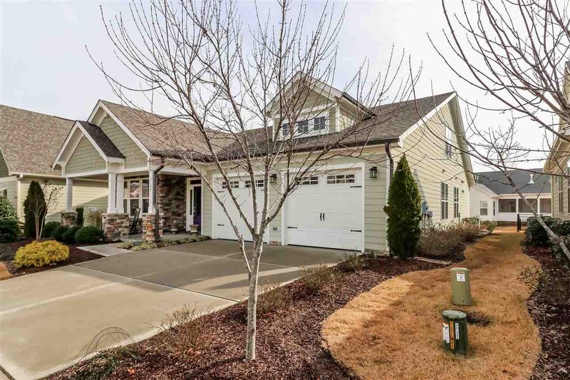 69 Copper Lantern Dr, Chapel Hill, NC 27516