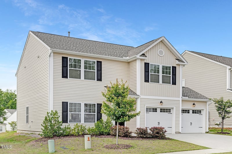 69 Curling Creek Dr, Clayton, NC 27527