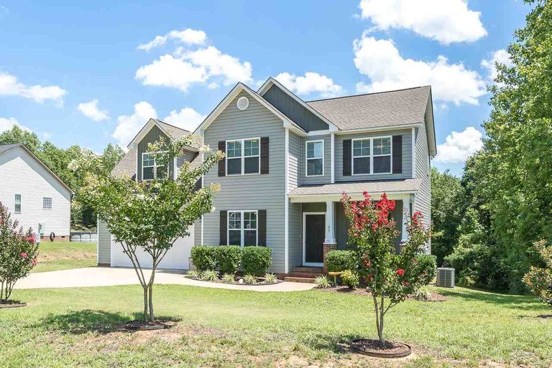 69 Diamond Creek Dr, Clayton, NC 27520