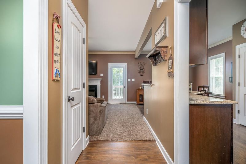 69 Diamond Creek Dr, Clayton, NC 27520