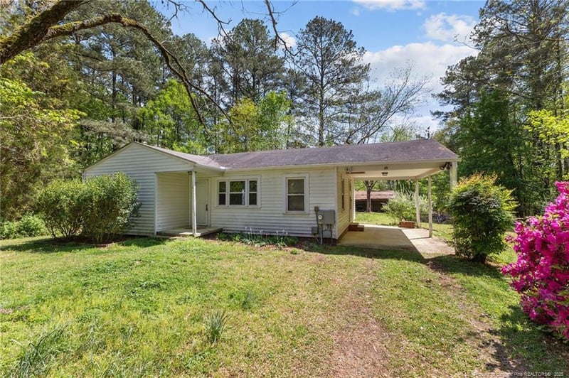 69 Parrish Ln, Sanford, NC 27330