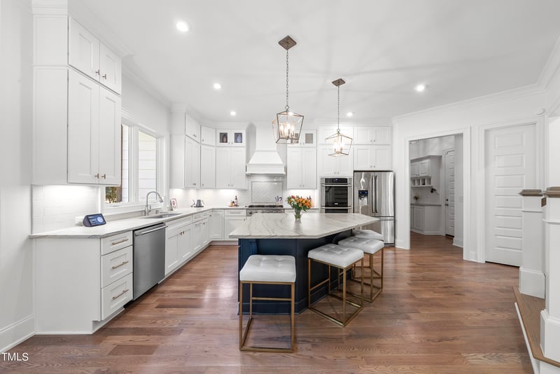 6900 Bartons Bend Way, Raleigh, NC 27614