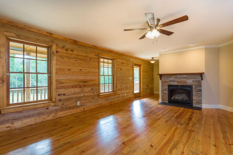 6901 Encino Rd, Holly Springs, NC 27540