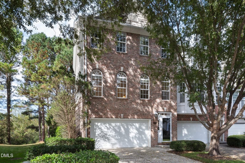 6901 Middleboro Dr, Raleigh, NC 27612