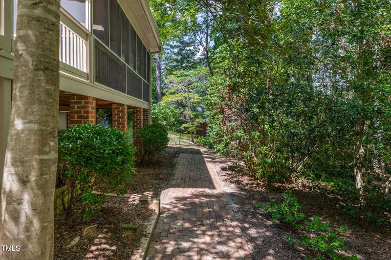 6904 Aspen Ct, Raleigh, NC 27615
