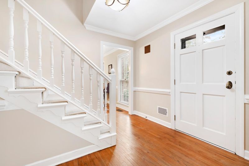 6904 Brook Ridge Ct, Raleigh, NC 27615