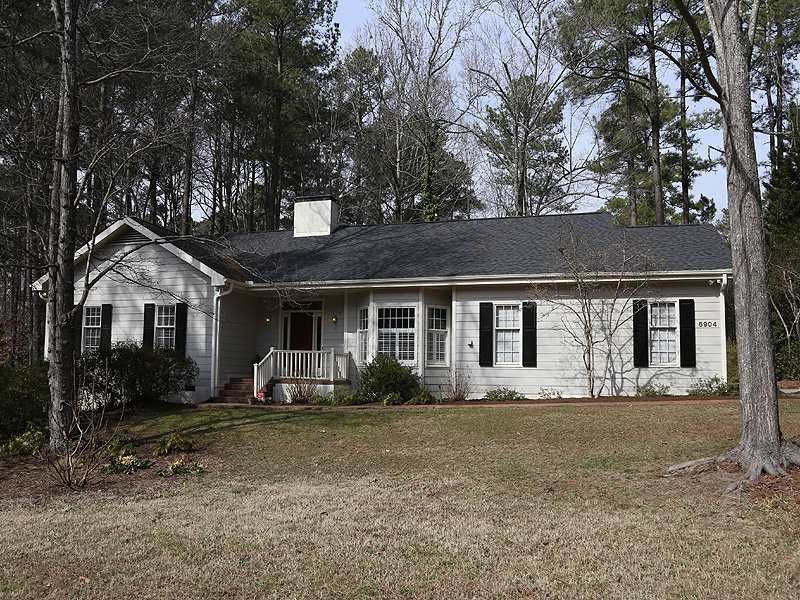 6904 Knotty Pine Dr, Chapel Hill, NC 27517